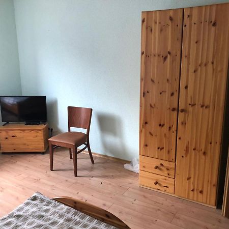 Monteurunterkunft Oberhausen-Rheinhausen Bagian luar foto