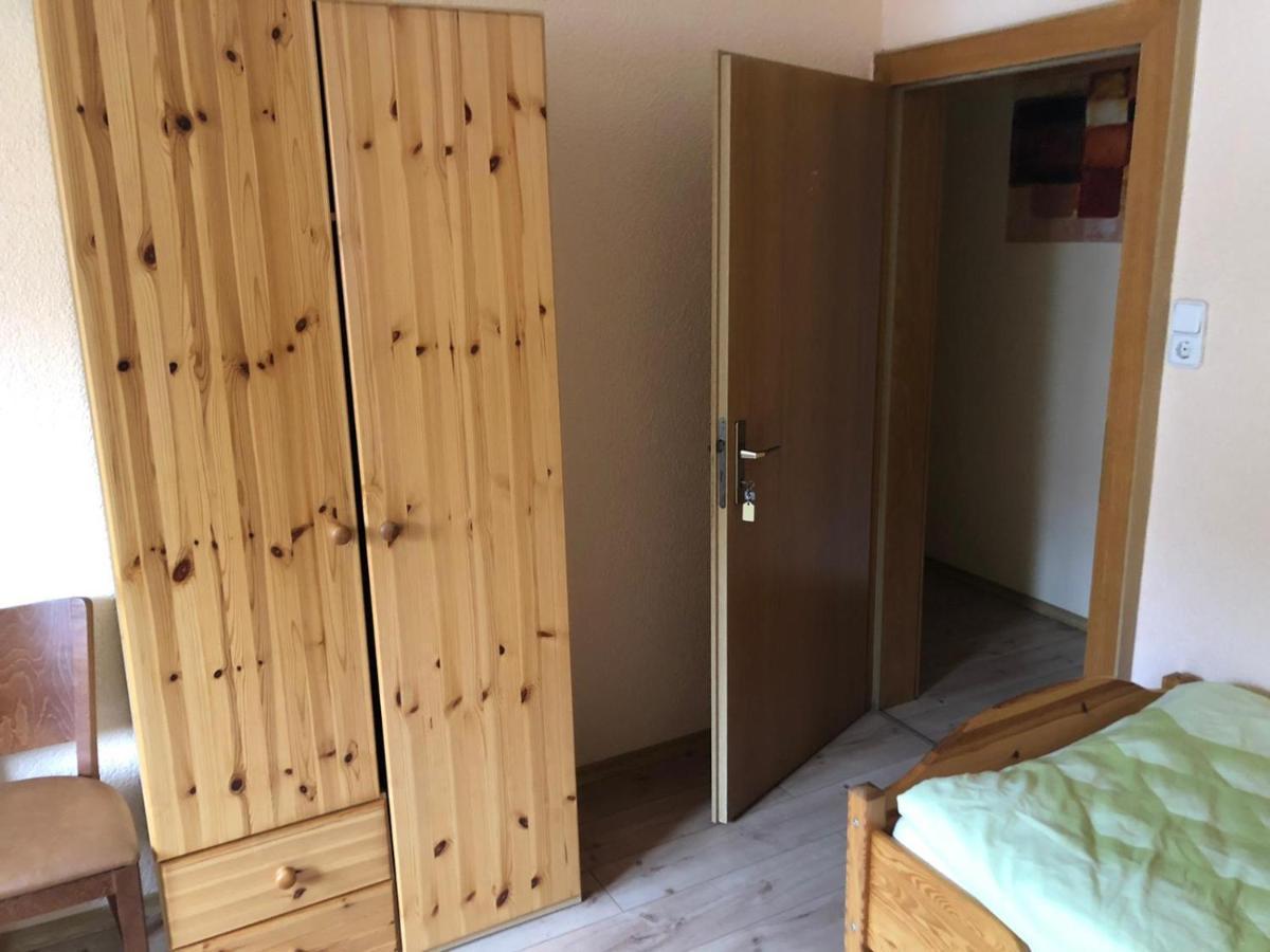 Monteurunterkunft Oberhausen-Rheinhausen Bagian luar foto